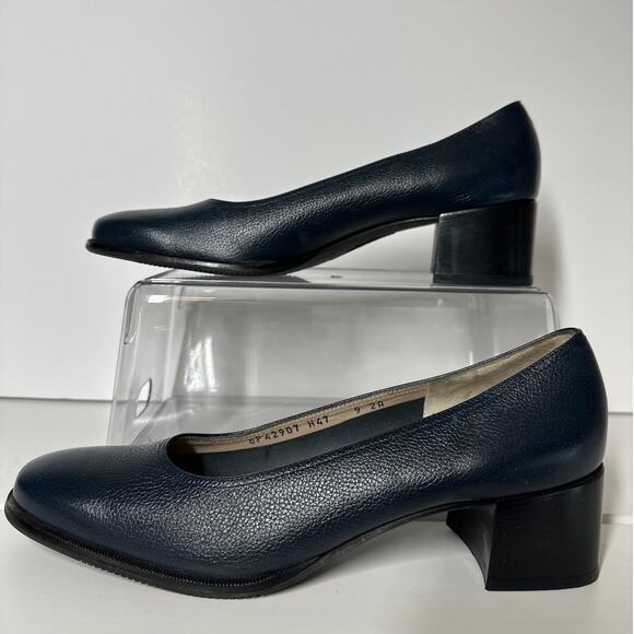 Salvatore Ferragamo Shoes - Salvatore Ferragamo Boutique Women's Blue Leather Pumps Heels Luxury Size 9 2A